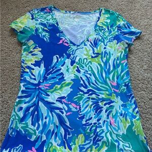 Lilly Pulitzer V Neck Short Sleeve Tee Wade And Sea Print Size M